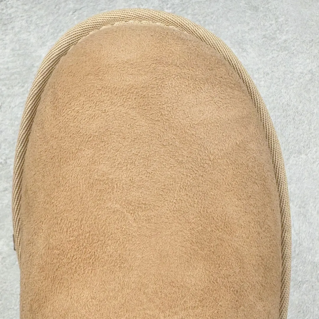Pick up locally💰520 UGG 6222 Classic short-cut autumn and winter sheepskin and fur integrated snow boots. All shoes are made from the same factory as ZP. Longfeng A-grade Australian imported sheepskin and fur integrated men's and women's boots. Brand OEM production line. Fully follow the ZP process. OEM original pattern maker. Adhering to the principle of no original shoes and no development selection. Pay attention to every detail. The most authentic version on the market. TREADLITE "Light Wing" technology outsole. Lightweight/durable/flexible/pile size: 35 36 37 38 39 40 41 42 43 44 45 Coding: by2936070